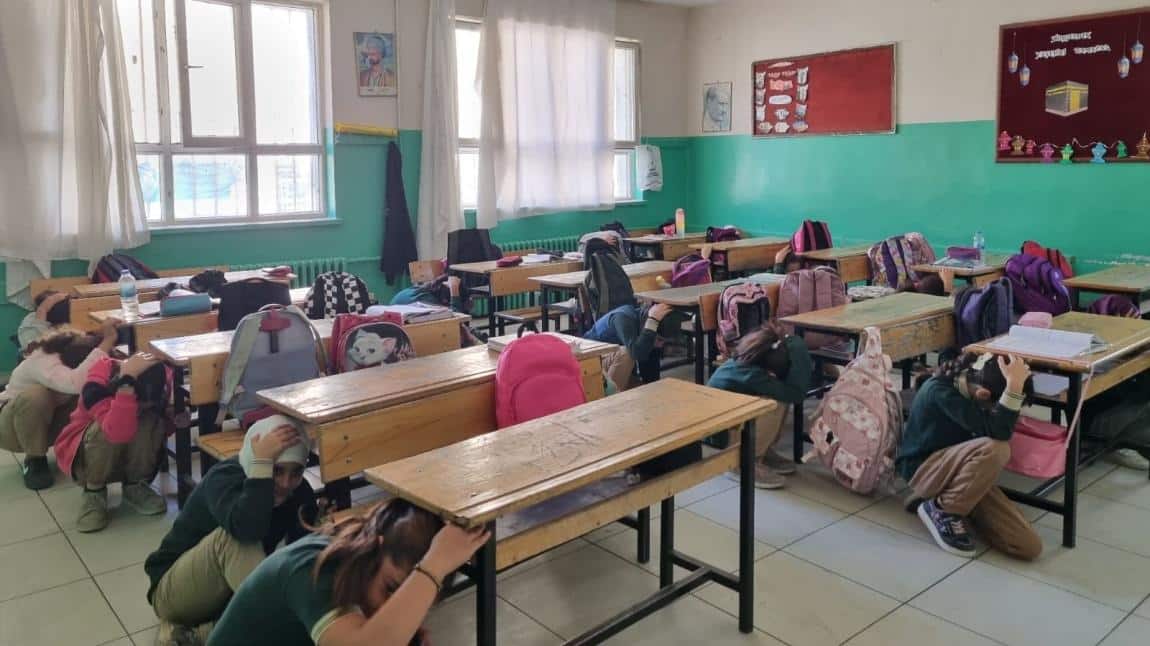 Deprem Tatbikatı 